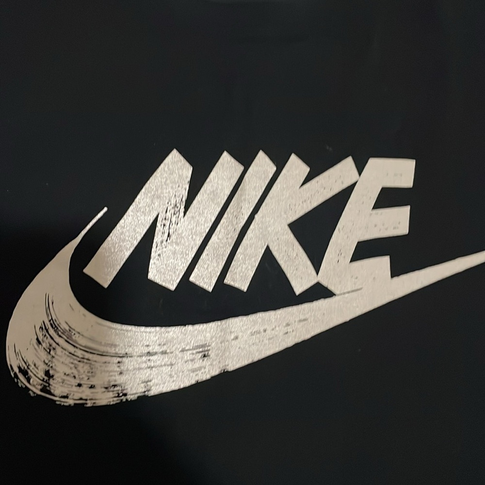 Nike tee - Picture 2 of 4